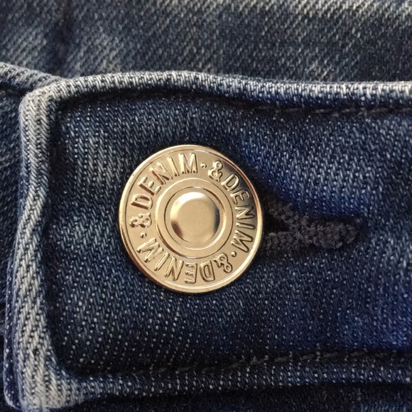 H&M brand &denim Girls Distressed Denim Shorts - Picture 6 of 8